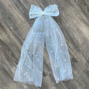 Veil pearl hair bow on barrette